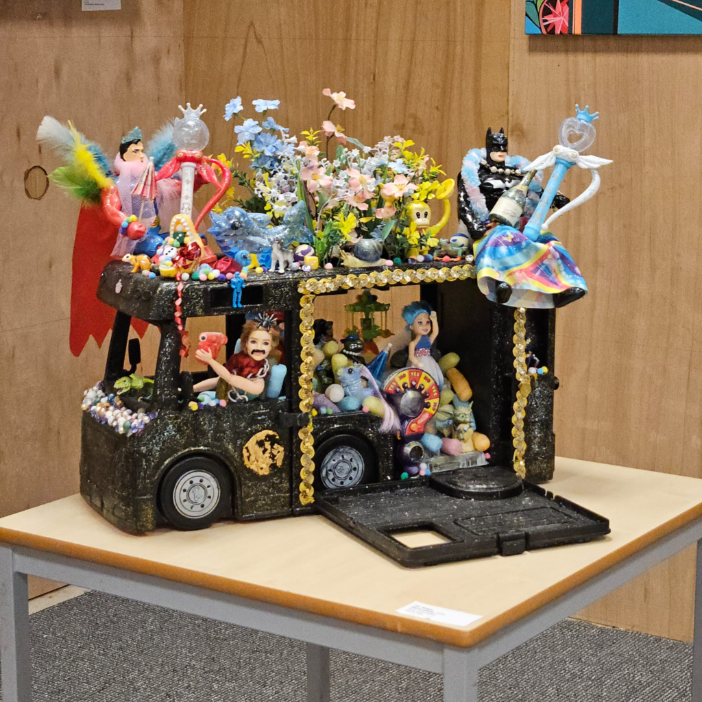 3D model of a black bus and characters